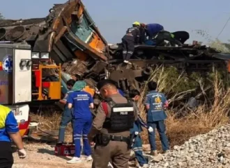 تھائی لینڈ میں کرین اور تیز رفتار ٹرین کے درمیان تصادم، 22افراد ہلاک