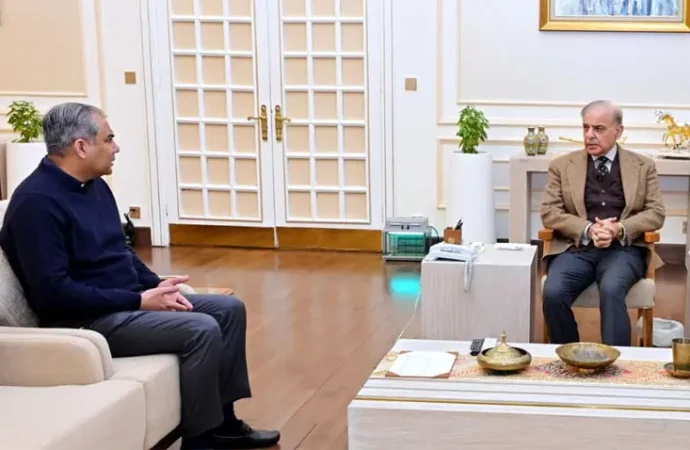 محسن نقوی کی وزیراعظم شہباز شریف سے ملاقات، ورلڈ کپ کے حوالے حتمی فیصلہ جمعہ یا پیر تک کیا جائے گا، محسن نقوی