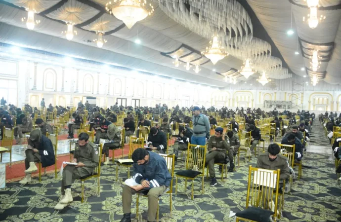 پولیس میں کانسٹیبلز اور لیڈی کانسٹیبلز کی محکمانہ ترقی کے لیے ” لسٹ اے” تحریری امتحان کا انعقاد کیا گیا۔