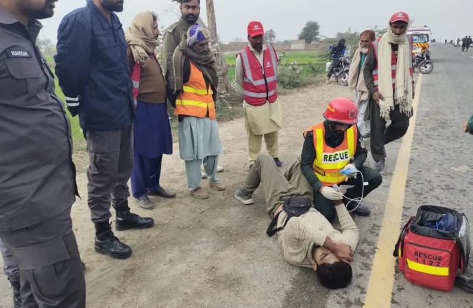 ریسکیو 1122 جھنگ کی جانب سے PERA فیز II کے فزیکل ٹیسٹ کے دوران پروٹوکول اور میڈیکل کور فراہم