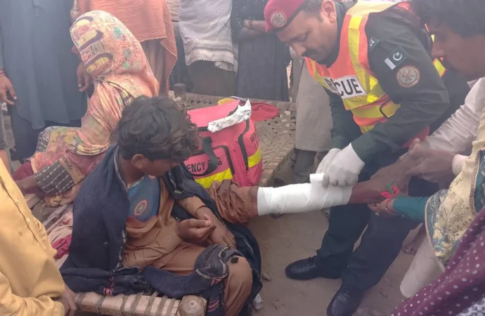 دو مختلف حادثات میں پانچ افراد زخمی، ریسکیو