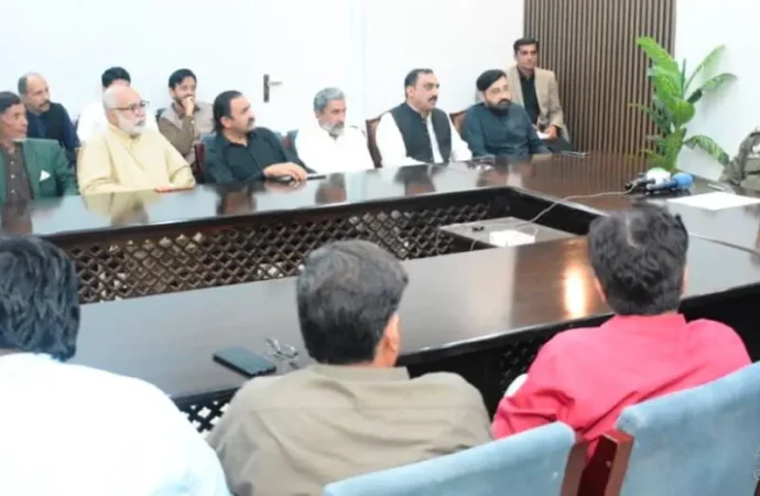 صحافیوں کے ساتھ بہتر کوآرڈینیشن، قانون کی عملداری ہر صورت یقینی بنائیں گے: ڈی پی او جھنگ ساجد حسین