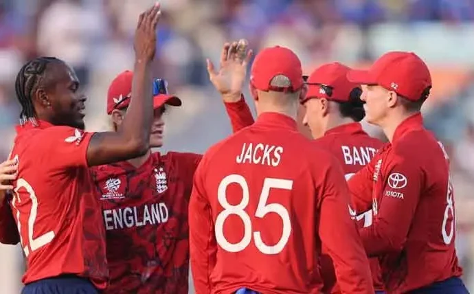 ٹی 20 ورلڈ کپ: انگلینڈ اٹلی کو ہرا کر سپر ایٹ مرحلے میں پہنچ گیا