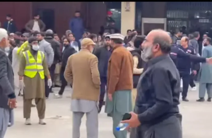 جھنگ کے سماجی،صحافتی اور تجارتی حلقوں کی سلام اباد میں امام بارگاہ میں ہونے والے خودکش دھماکے کی شدید مذمت