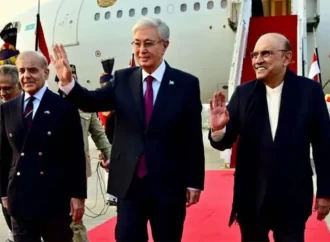 قازقستان کے صدر پاکستان کے دو روزہ سرکاری دورے پراسلام آباد پہنچ گئے