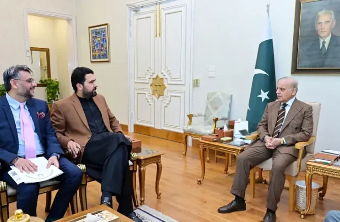 وفاقی اور خیبرپخونخوا حکومت دہشتگردی کے مکمل خاتمے کیلئے مشترکہ کاوشیں جاری رکھیں گی:وزیراعظم