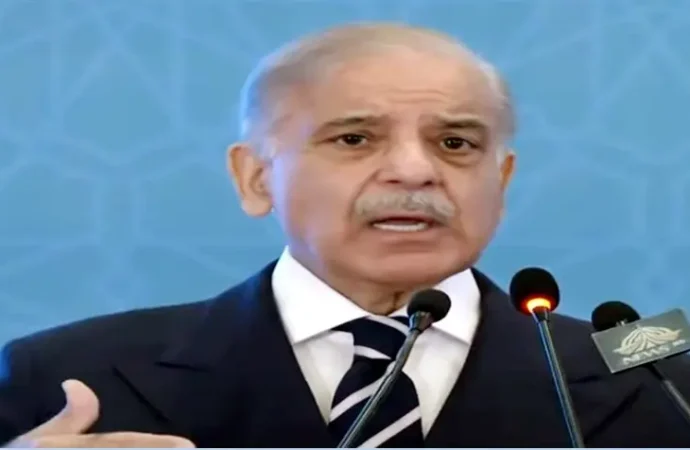 حکومت برآمد کنندگان ، سرمایہ کاروں اور تاجروں کی حوصلہ افزائی کررہی ہے، وزیراعظم