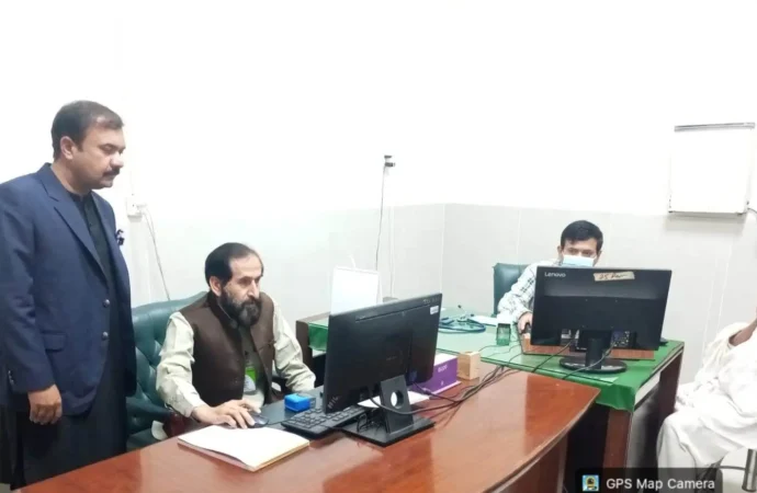 ڈپٹی کمشنر علی اکبر بھنڈر کا ڈسٹرکٹ ہیڈکوارٹر ہسپتال کا تفصیلی دورہ