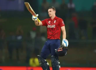 ٹی 20 ورلڈ کپ: انگلینڈ نے پاکستان کو ہرا کر سیمی فائنل کیلئے کوالیفائی کرلیا