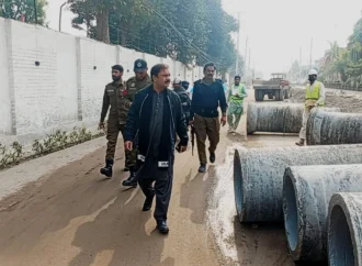 ڈپٹی کمشنر علی اکبر بھنڈر نے شہر میں جاری ترقیاتی اسکیموں کی سائٹس کا دورہ کیا