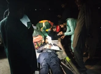 ماجھی پھاٹک مدوکی روڈ پر ڈمپر/ٹرک اور موٹرسائیکل آپس ٹکرا گئے، 1 شخص جاں بحق 1 زخمی، ریسکیو