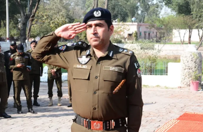 نو تعینات ڈی پی او جھنگ ایس ایس پی ملک ساجد حسین کھوکھر نے اپنے عہدے کا چارج سنبھال لیا۔