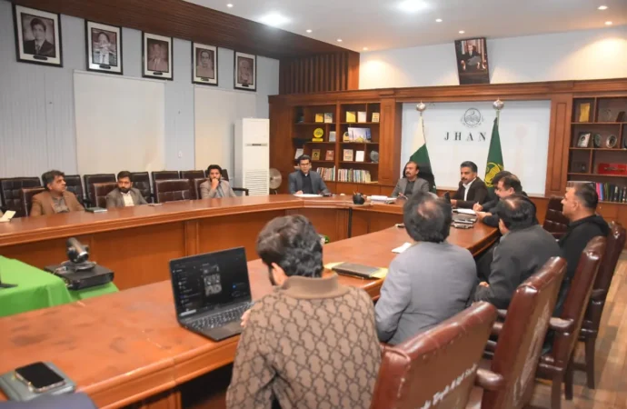 حکومت کی جانب سے مفاد عامہ کے حوالہ سے جاری پالیسیوں پر عملدرآمد یقینی بنانے کےلئے تمام وسائل بروئے کار لائے جا رہے ہیں، علی اکبر بھنڈر