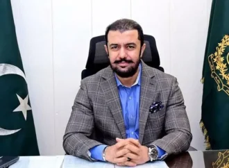 پاکستان میں ڈیزل اور پیٹرول کی قیمتیں عالمی اوسط سے کم بڑھیں: خرم شہزاد