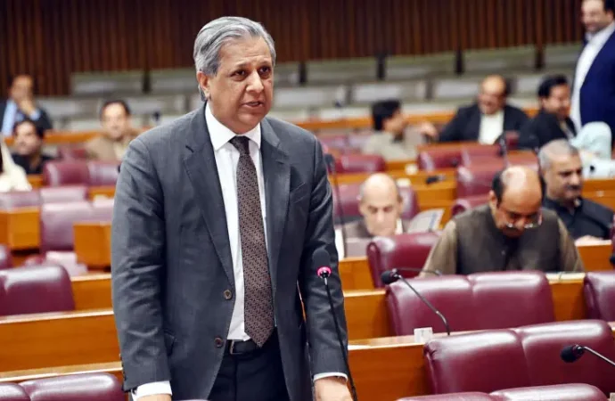 وزیراعظم نے پارلیمانی رہنماؤں کو ان کیمرہ بریفنگ میں شرکت کی دعوت دی ہے، وزیر قانون