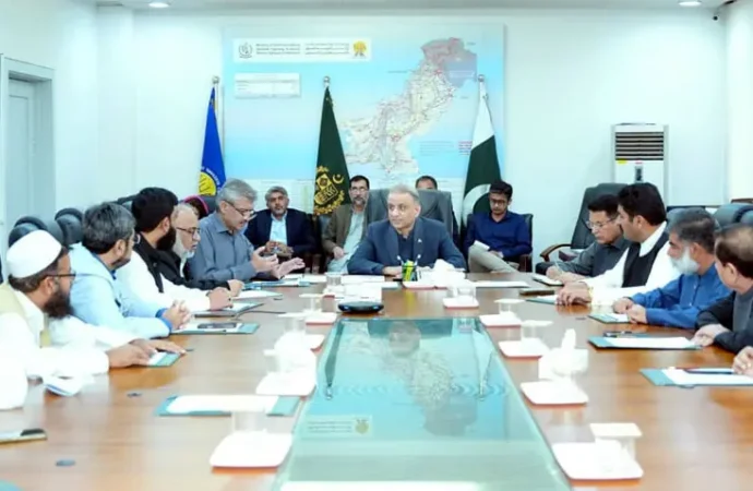 ایکسل لوڈ کی پابندی ٹرانسپورٹرز اور قومی انفراسٹرکچر کے لیے ضروری ہے، عبدالعلیم خان