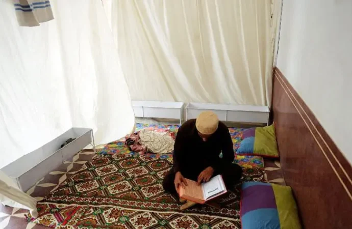 ملک بھر میں لاکھوں اہل ایمان اعتکاف بیٹھ گئے