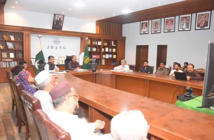 ڈپٹی کمشنر  کی زیر صدارت ضلعی افسران کا اجلاس منعقد ہوا