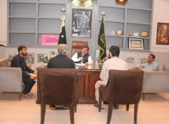 ڈپٹی کمشنر نے اپنے آفس میں اوپن ڈور پالیسی کے تحت روزانہ کی بنیاد پرشہریوں کے مسائل سنے