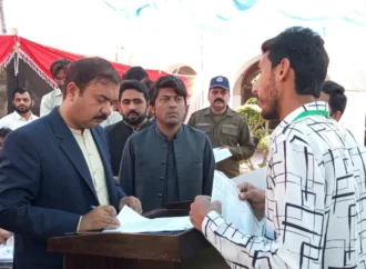 عوامی ریونیو خدمت سروسز کے دوسرے روز بھی ڈپٹی کمشنر نے سائلین کی درخواستوں کی سماعت کی