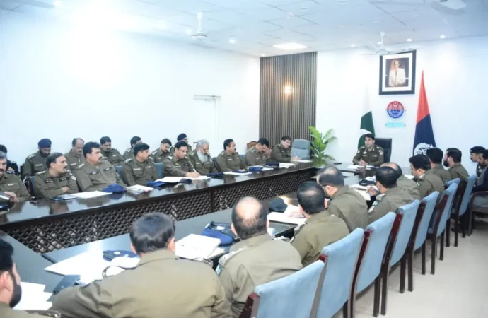 ڈی پی او جھنگ ساجد حسین کی زیرِ صدارت اہم اجلاس، کرائم کنٹرول اور داخلی استحکام کیلئے سخت ہدایات جاری