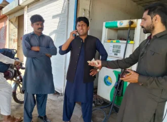 غیر قانونی منی پیٹرول پمپس کے خلاف کریک ڈاؤن، اسسٹنٹ کمشنر جھنگ کی کارروائی میں 5 یونٹس ضبط، دکانیں سیل