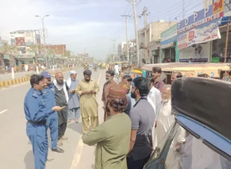 ٹریفک پولیس جھنگ کا رکشہ ڈرائیورز کیلئے آگاہی سیشن،29 مارچ بروز اتوار کو مین لائسنس سنٹر جھنگ میں رکشہ ڈرائیونگ لائسنس کا ٹیسٹ ہوگا۔