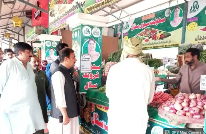 رمضان بازاروں میں ریلیف یقینی بنانے کیلئے سخت اقدامات، ڈپٹی کمشنر کا سیٹلائٹ ٹاؤن بازار کا دورہ