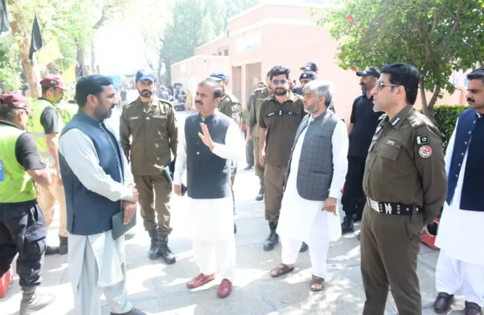 ڈی پی او  نے ڈپٹی کمشنر  کے ہمراہ جھنگ سٹی میں یومِ شہادت حضرت علیؑ کے مرکزی جلوس کے روٹس کا تفصیلی دورہ کیا