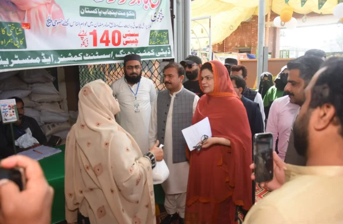 معاونِ خصوصی وزیرِ اعلیٰ پنجاب برائے فوڈ سیفٹی اینڈ کنزیومر پروٹیکشن ڈیپارٹمنٹ سلمیٰ بٹ نے ضلع جھنگ کا دورہ کیا