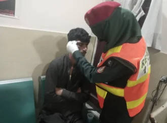 بستی اسلام دبکلاں روڈ شورکوٹ میں زمین کے معاملے پر دو گروپوں کے درمیان جھگڑا 2 افراد زخمی ریسکیو