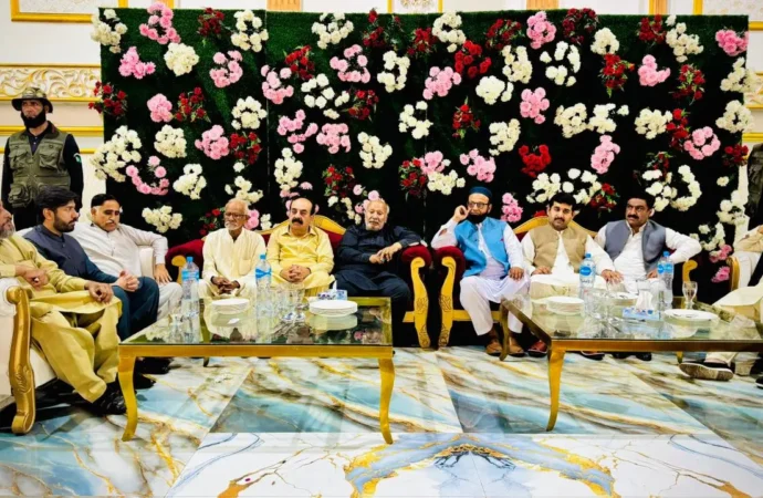 شیخ معظم وحید کا جھنگ سٹی کے لئے بڑے اقدامات کا اعلان، گیس پائپ لائن اور فری ڈسپنسریوں کی خوشخبری