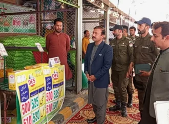 ڈپٹی کمشنر علی اکبر بھنڈر نے نگہبان رمضان بازار،ڈی ایچ کیو سمیت سیوریج منصوبوں دیگر منصوبوں کا معائنہ کیا