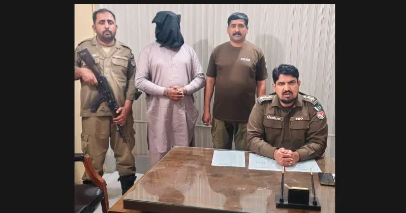 ڈی پی او جھنگ ساجد حسین کے احکامات پر ضلع بھر میں بھرپور کریک ڈاؤن جاری،ملزم سکندر عباس کو گرفتار کر لیا گیا۔