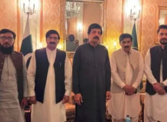 انجمن گجراں جھنگ کے وفد کی گورنر پنجاب سے ملاقات، جھنگ کے اہم ترقیاتی منصوبوں اور مسائل پر فوری اقدامات کا مطالبہ