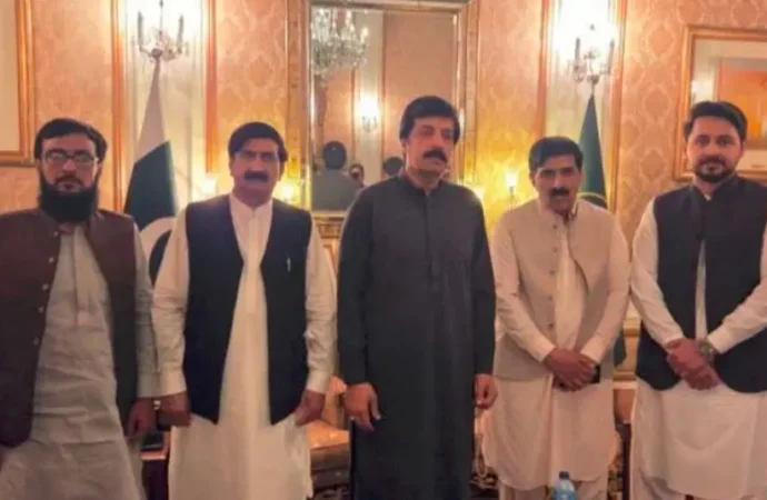 انجمن گجراں جھنگ کے وفد کی گورنر پنجاب سے ملاقات، جھنگ کے اہم ترقیاتی منصوبوں اور مسائل پر فوری اقدامات کا مطالبہ