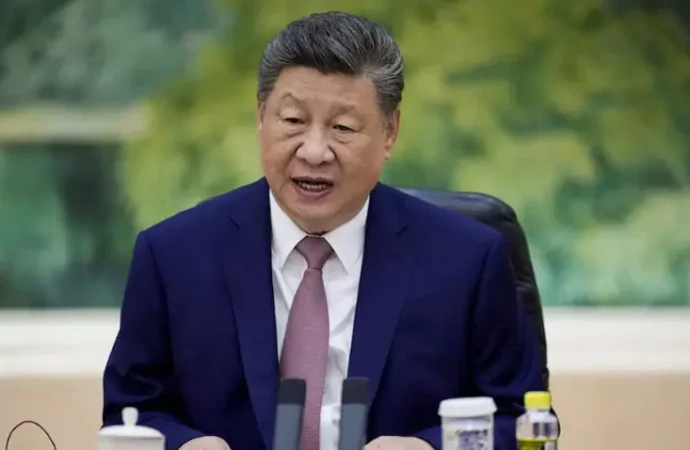 چینی صدرکا آبنائے ہرمز سے جہازوں کی معمول کی گزرگاہ پر زور