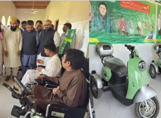 جھنگ میں خصوصی افراد کے لیے فلاحی تقریب، ای بائیکس، وہیل چیئرز اور ہیئرنگ ایڈز تقسیم