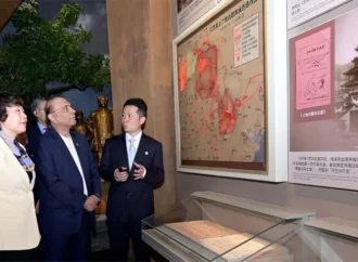 صدرمملکت کا چین کے انقلابی رہنما ماوزے تُنگ کے آبائی شہر شاوشان کا دورہ