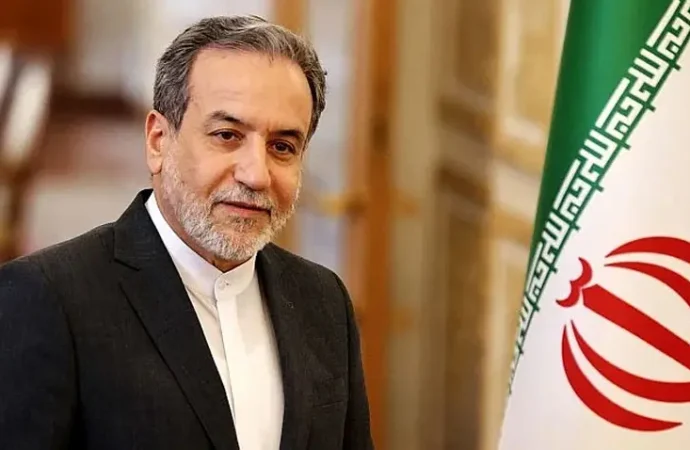 ایرانی وزیر خارجہ کا مختصر وفد کے ہمراہ آج رات اسلام آباد پہنچنے کا امکان