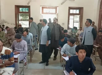 ڈپٹی کمشنر علی اکبر بھنڈر نے امتحانات میں شفافیت کو یقینی بنانے کیلئے مختلف امتحانی مراکز کا اچانک دورہ کیا،