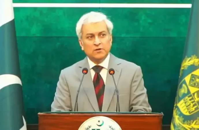 پاکستان امن کے قیام کیلئے امریکہ ، ایران کیساتھ رابطے میں ہے، دفترخارجہ