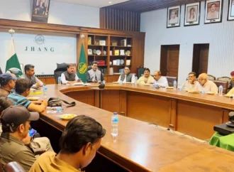 ریونیو ریکوری میں جھنگ کی نمایاں کارکردگی، ڈپٹی کمشنر علی اکبر بھنڈر کی صحافیوں کو اپنا کھیت اپنا کاروبار سمیت ترقیاتی منصوبوں پر بریفنگ