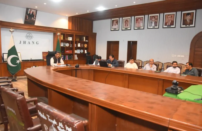 ایڈیشنل ڈپٹی کمشنر جنرل عامر محمود کی زیر صدارت ضلعی محکموں کے افسران کا بذریعہ ویڈیو لنک اجلاس منعقد ہوا