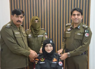 جھنگ پولیس کے 18 افسران کی ترقی، ڈی پی او ساجد حسین کی زیر نگرانی رینک پننگ تقریب، محنت اور دیانت سے خدمت جاری رکھنے کی ہدایت