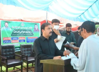 ڈپٹی کمشنر علی اکبر بھنڈر نے روز ریونیو عوامی خدمت سروسز کے تحت شہریوں کی درخواستوں کی سماعت کی