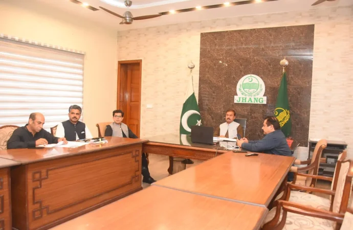 ڈپٹی کمشنر علی اکبر بھنڈر نے مہنگائی کنٹرول، صفائی، نکاسی آب اور بارشوں سے نمٹنے کیلئے سخت ہدایات جاری کردیں