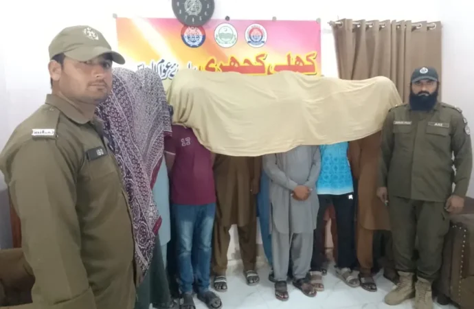 جھنگ پولیس کا اشتہاری مجرمان کے خلاف بڑا کریک ڈاؤن، 13 ملزمان گرفتار