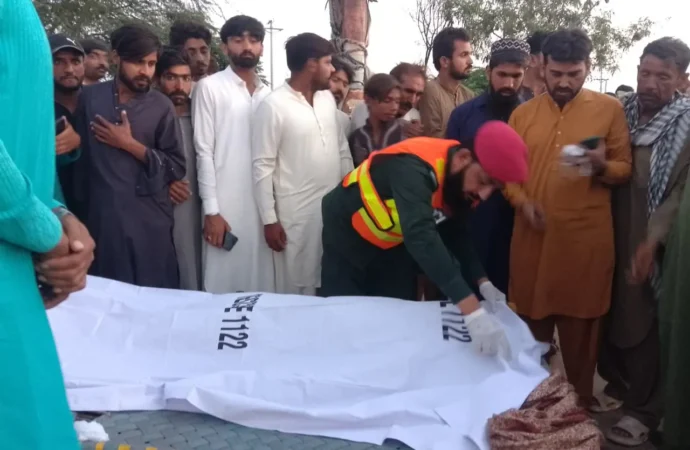 صوفی موڑ چنیوٹ روڈ پر نامعلوم کار کی موٹر سائیکل کو ٹکر 1 شخص جاں بحق، ریسکیو