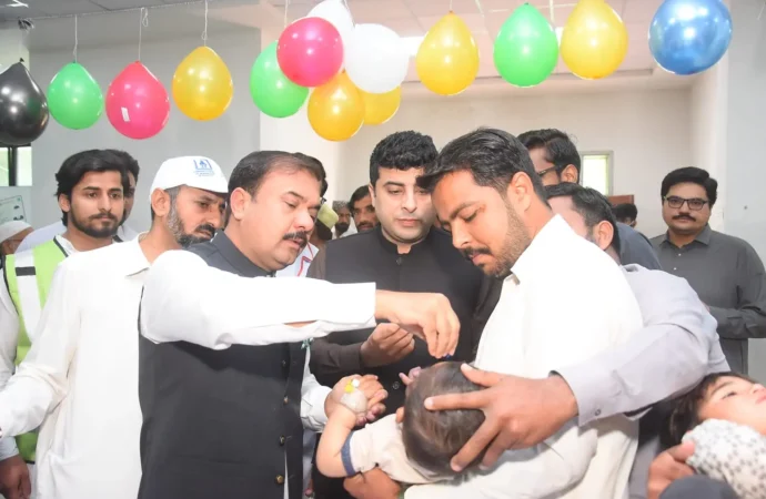 ڈپٹی کمشنر علی اکبر بھنڈر نے چار روزہ انسداد پولیو مہم کا باقاعدہ افتتاح کر دیا۔ یہ مہم 13 اپریل سے 16 اپریل تک جاری رہے گی